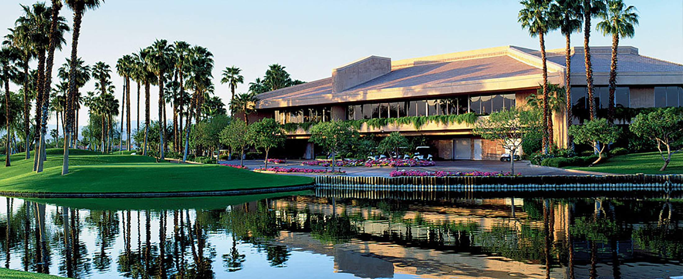 The Palm Valley Country Club clubhouse thumbnail