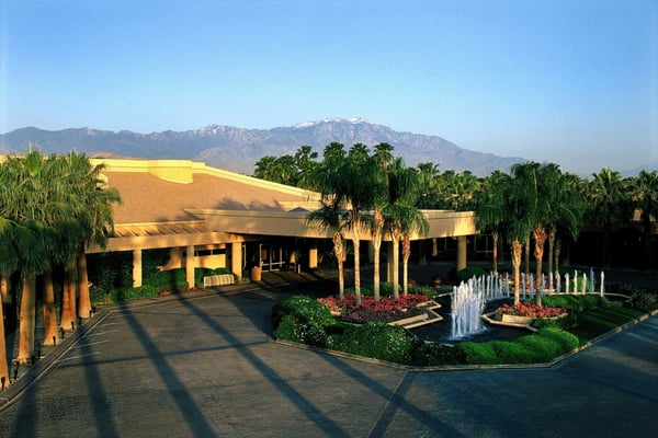 The Palm Valley Country Club entrance thumbnail