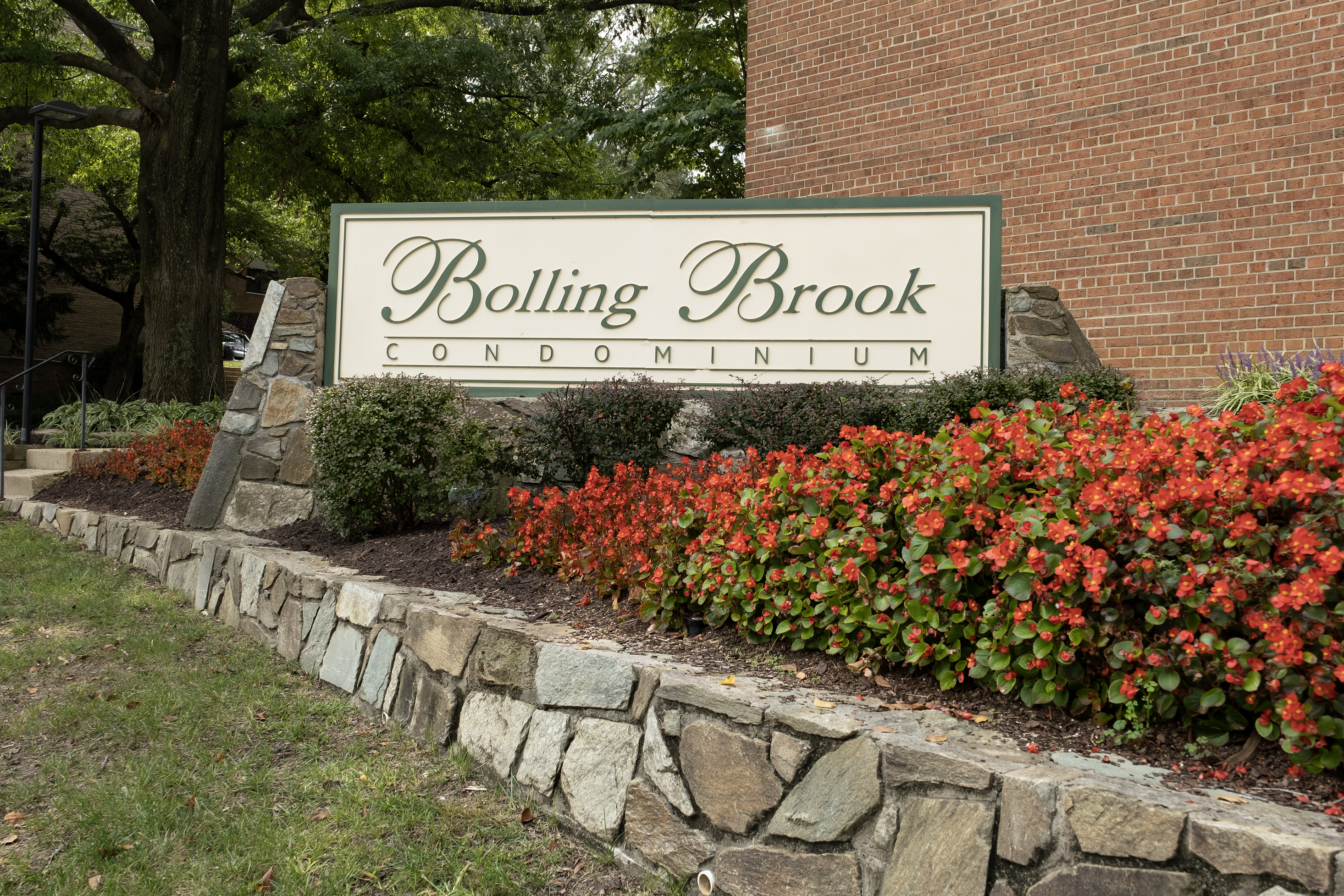 Bolling Brook Condo UOA cover