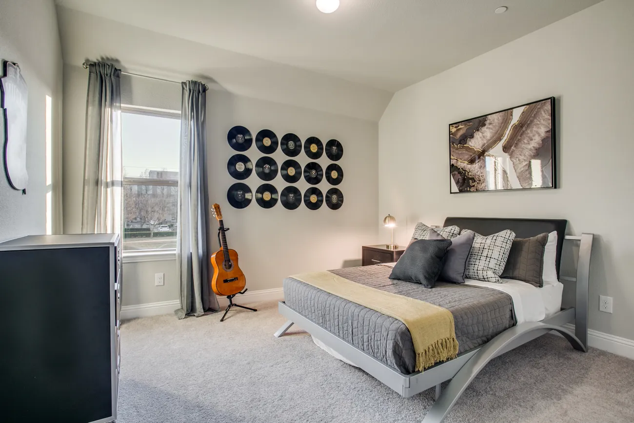 Secondary bedroom thumbnail