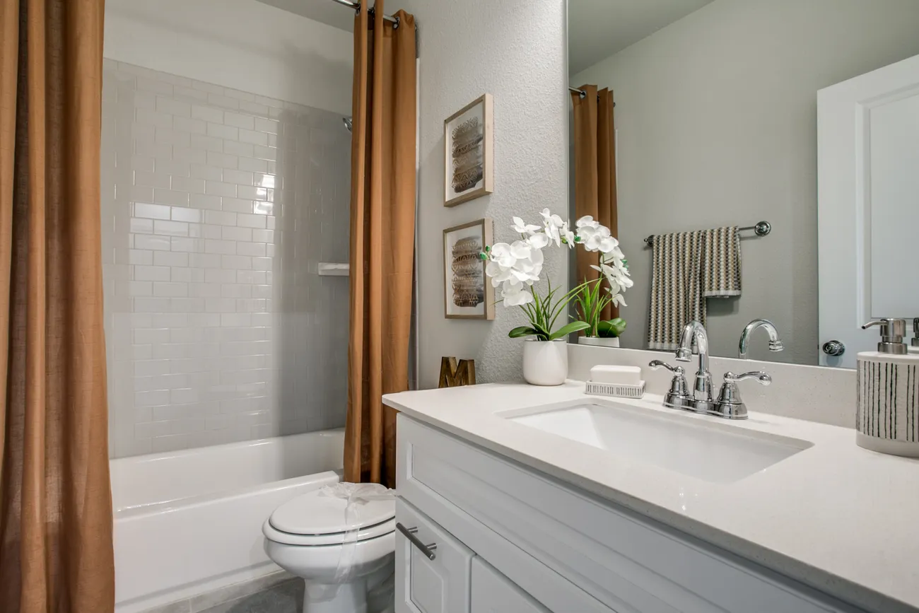 Secondary bathroom thumbnail