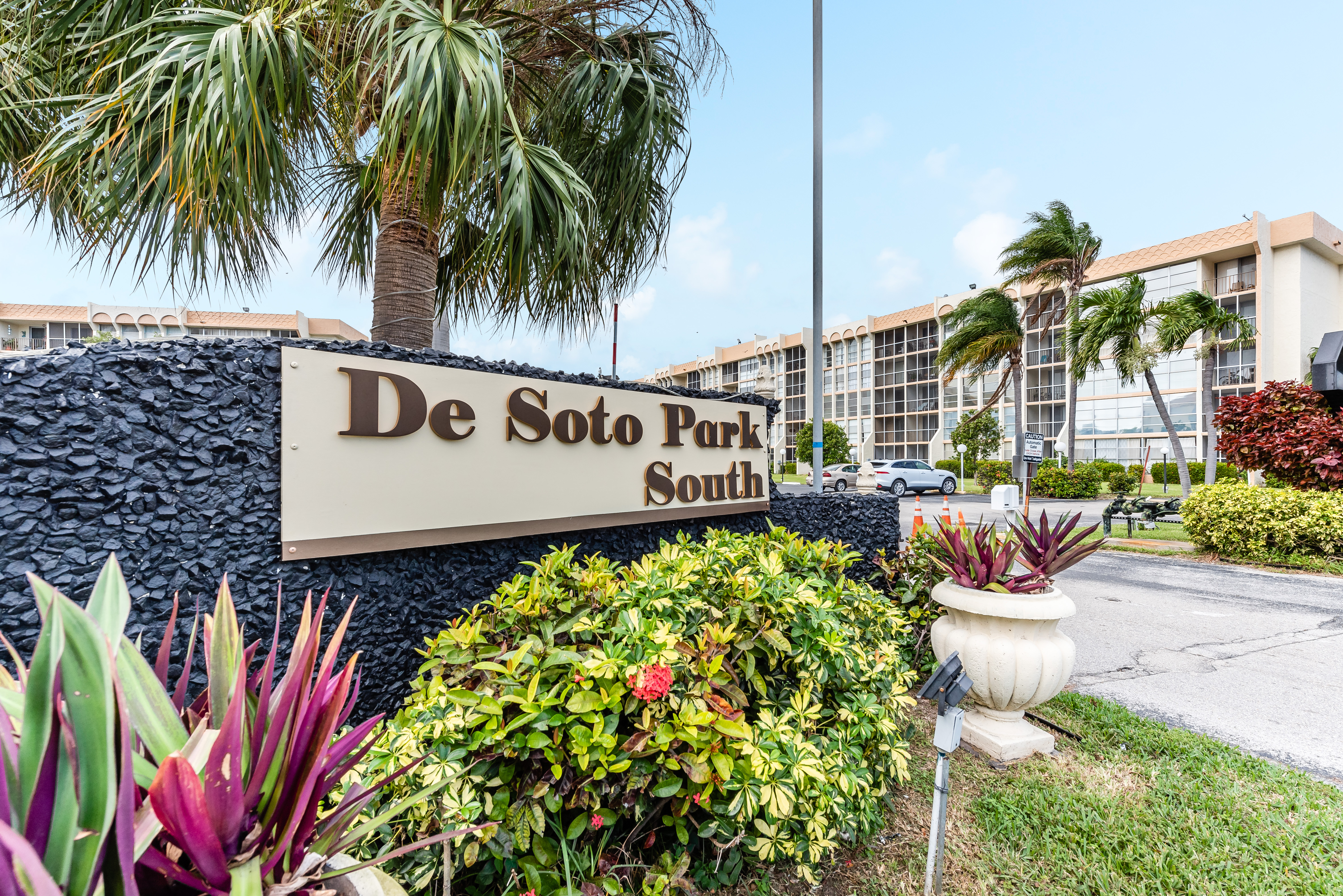 Desoto Park Condominium cover