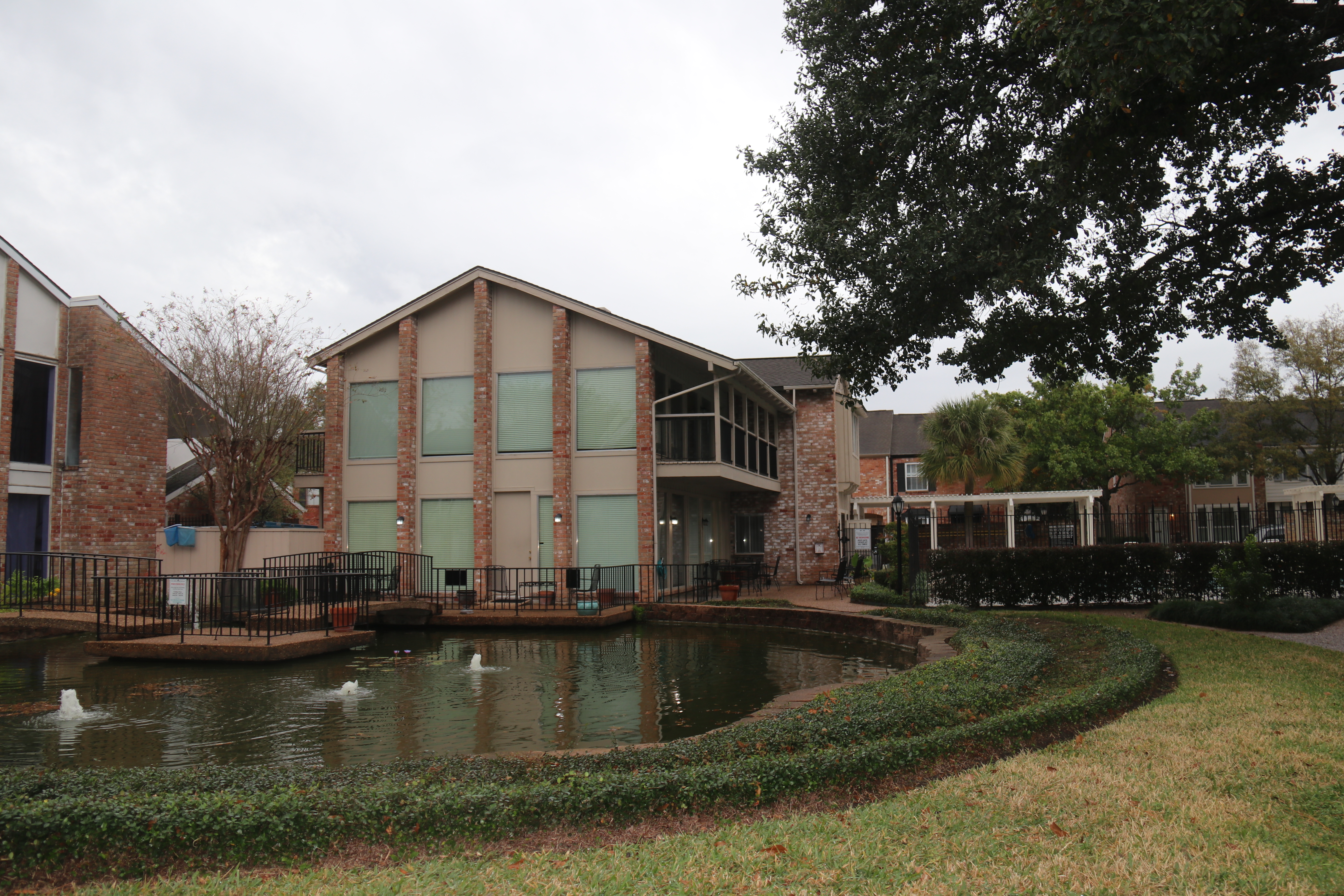 Clubhouse thumbnail