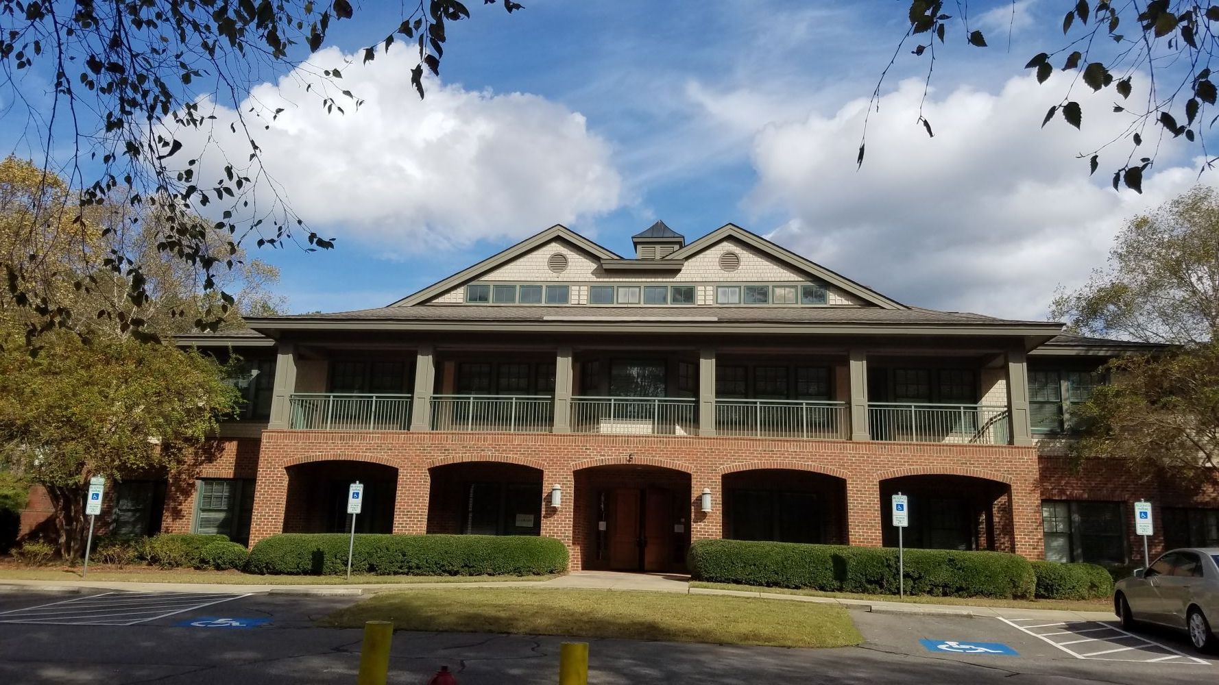 The  Community Center at West Side Park has spaces for private parties, special events, board meetings, various classes, meeting rooms, a volunteer-run lending library and management offices. thumbnail