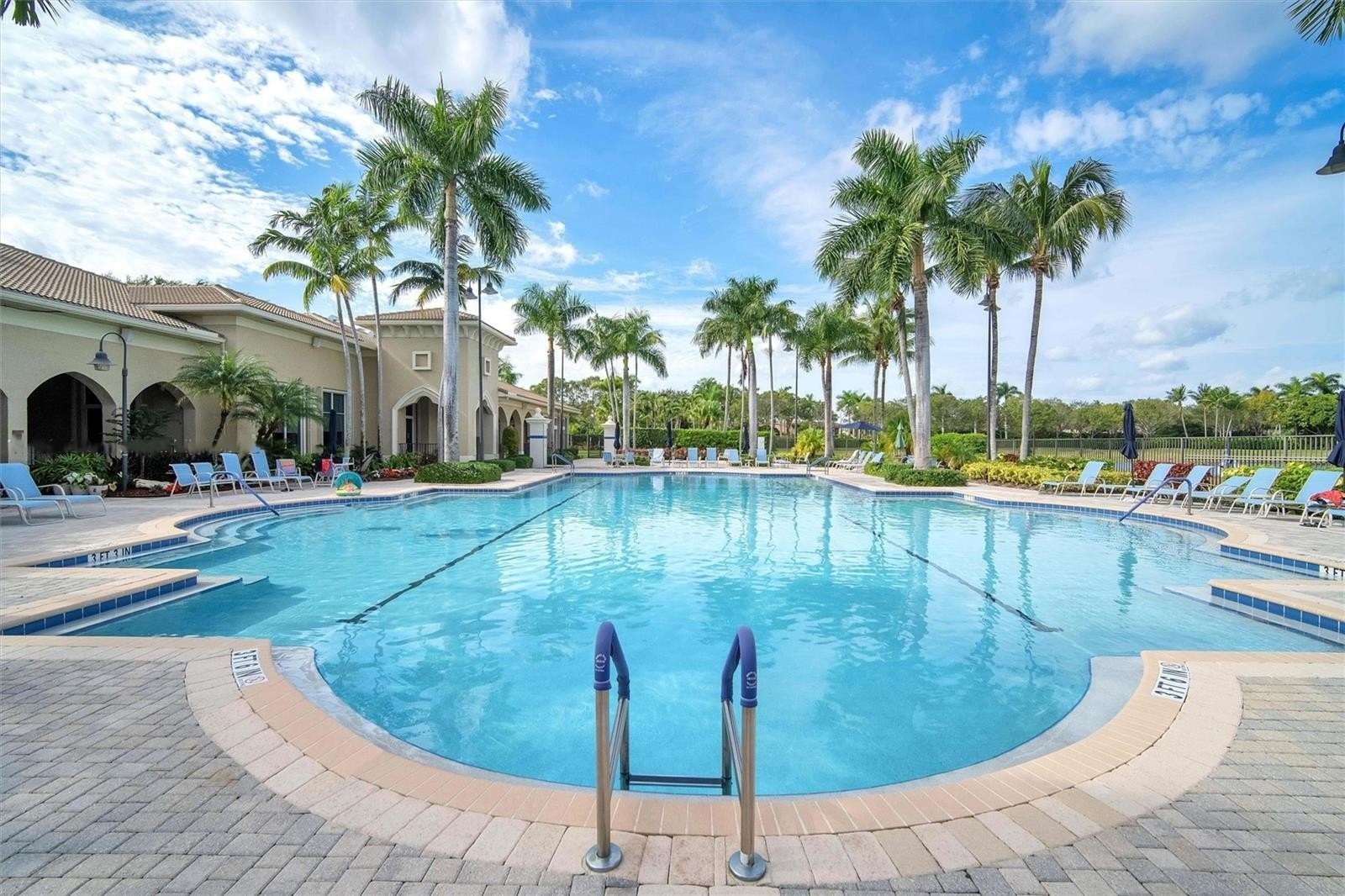Pool thumbnail