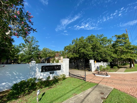 Front Entrance  thumbnail