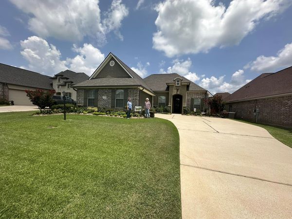 July Yard of the Month Winner - 1013 Candle Wood thumbnail