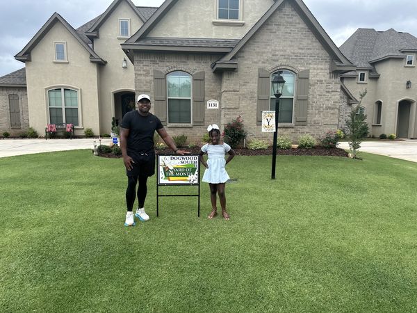 June Yard of the Month Winner - 1131 Green Wood thumbnail