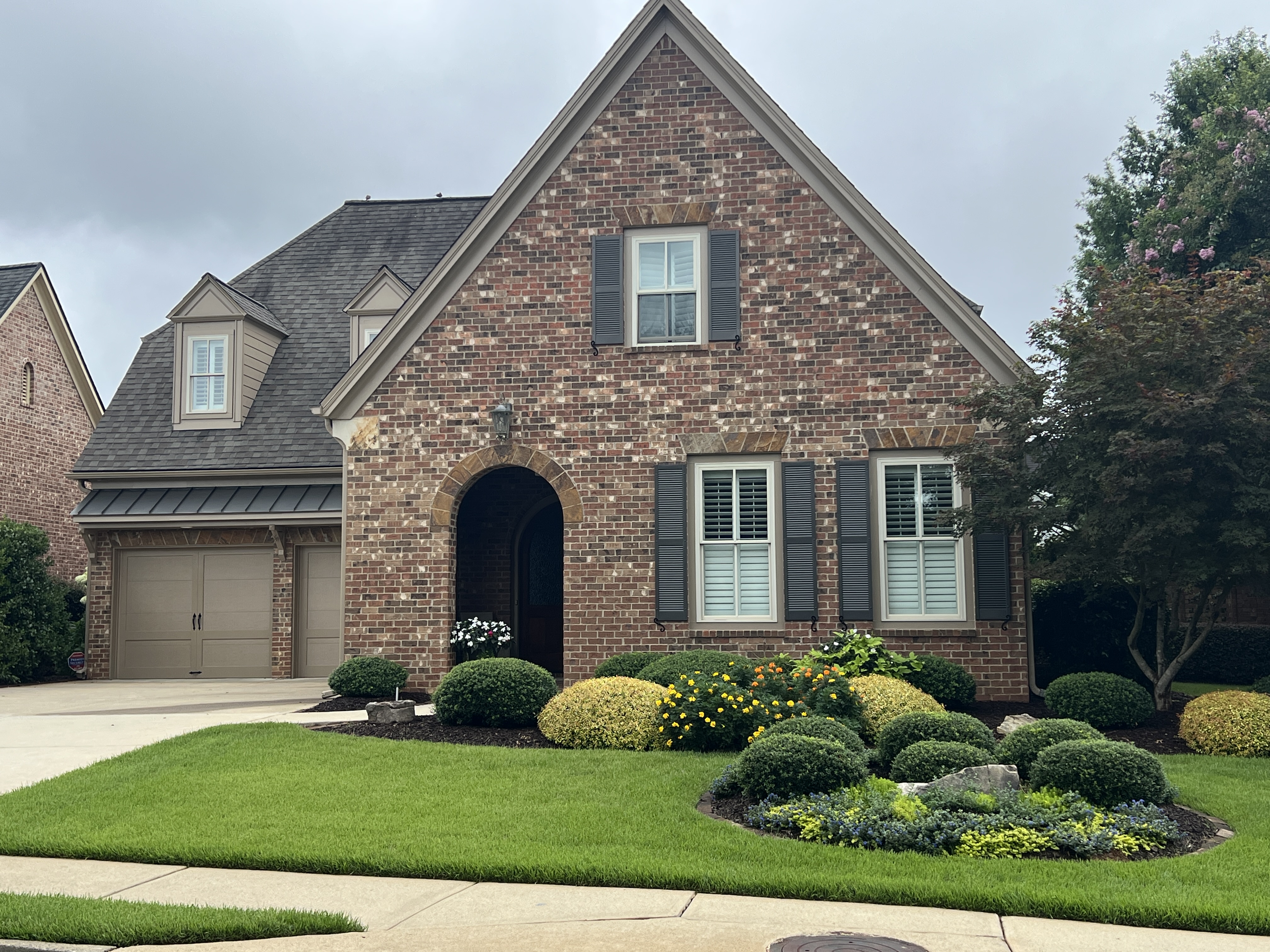 beautifully maintained lawns. thumbnail